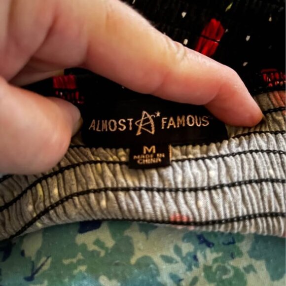 Almost Famous On / Off Shoulder Cherry Print Top, Medium - Picture 4 of 10